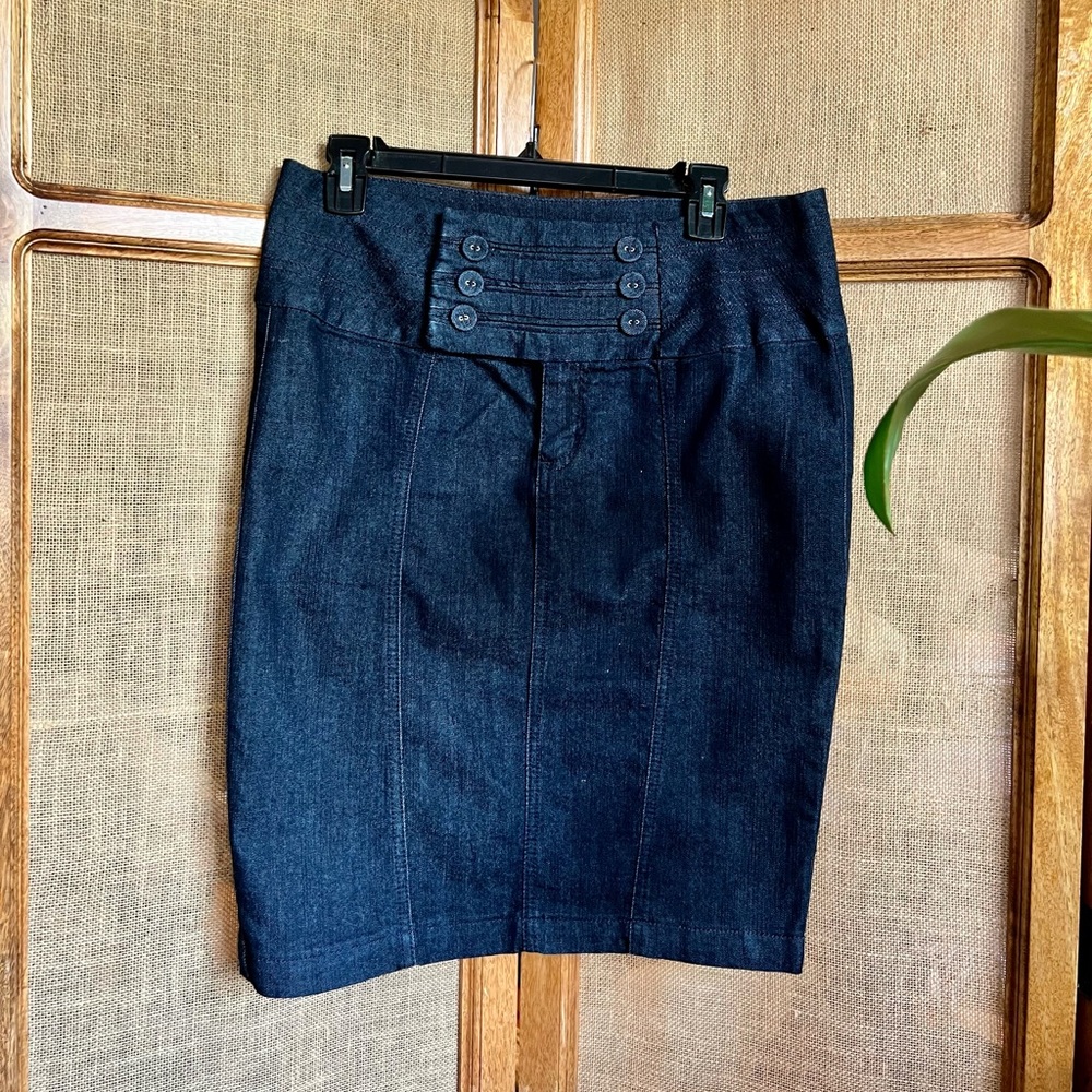 dark denim pencil skirt size large